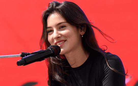 Gracie Adams Net Worth