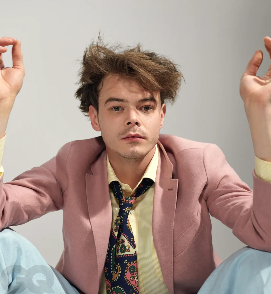 charlie-heaton-gq-march-2019-02